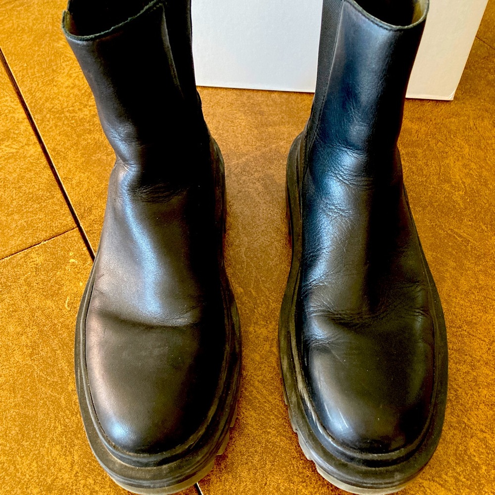 Zara combat boots, sz 8. Excellent used condition. .